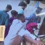 Varanasi: काशी विश्वनाथ मंदिर परिसर में चली गोली, तीन घायल!