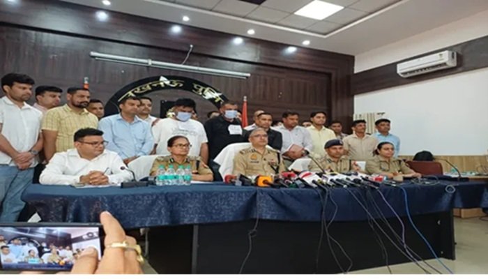 Lucknow: अंतरराष्ट्रीय साइबर फ्रॉड कॉल सेंटर का पर्दाफाश, 119 साइबर अभियुक्त गिरफ्तार